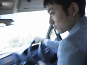 自動車を中古車で選ぶポイントとは